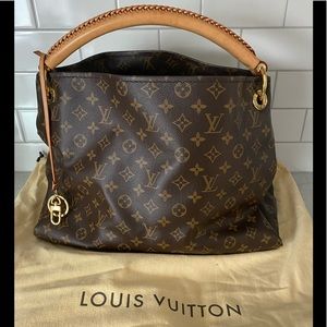 100% Authentic Artsy MM Louis Vuitton IMMACULATE